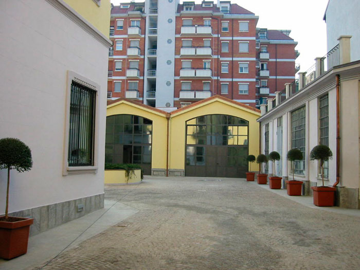 Ristrutturazione palazzina e loft via Lomazzo Milano
