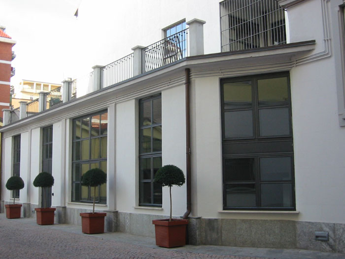 Ristrutturazione palazzina e loft via Lomazzo Milano